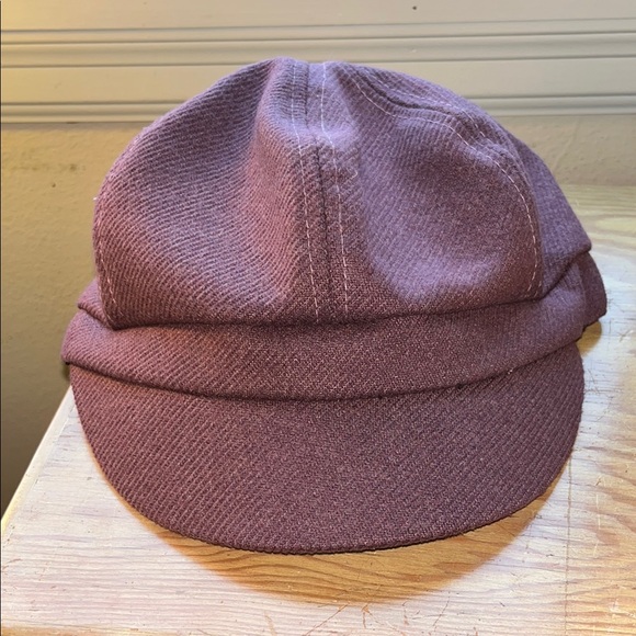 Women’s Burgundy- Mauve Wool‎ Brimmed Cap - Picture 5 of 6